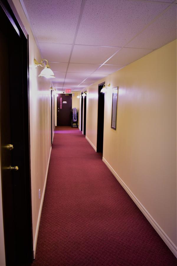 Royal Windsor Motel Exterior photo